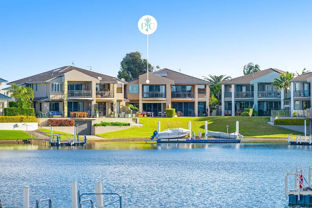 Port Macquarie 4 Bedroom Elegant Waterfront Home with Endless Views