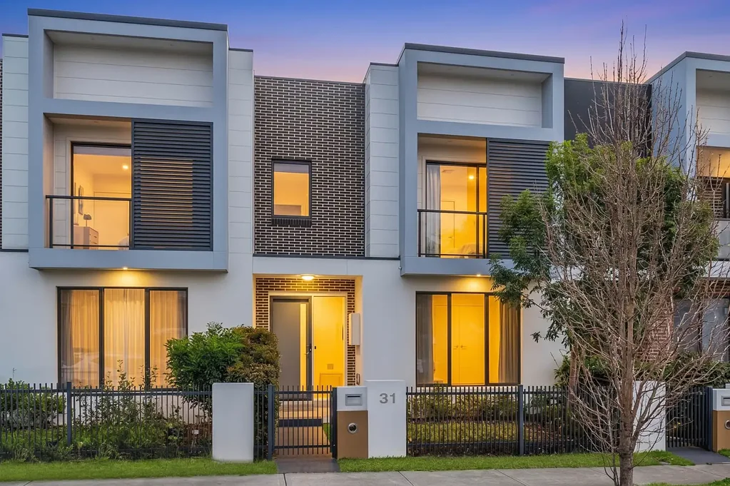 Austral 4 Bedroom Modern, Low-Maintenance Living in the Heart of Austral