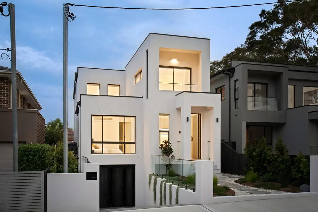 Burwood 5બેડરૂમ Luxurious Brand-New Tri-Level Home