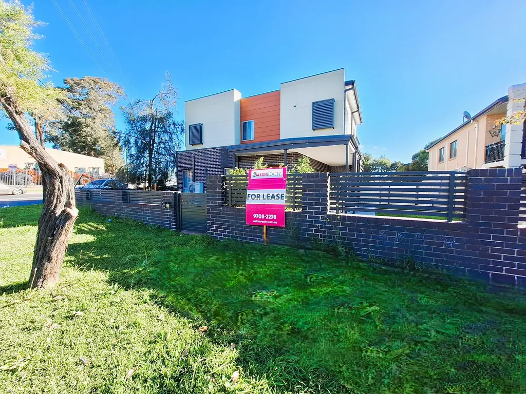 Modern 4 Bedroom Duplex in Prime Location