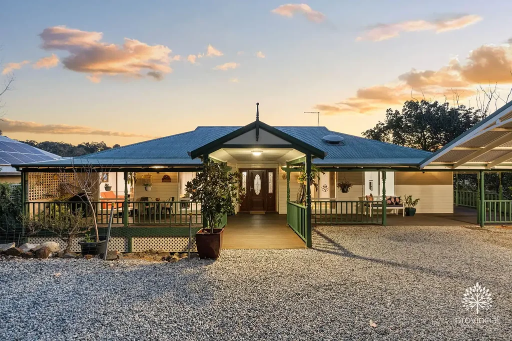 Kalamunda 5બેડરૂમ Front Row Escarpment Living with Sweeping Views and Effortless Access