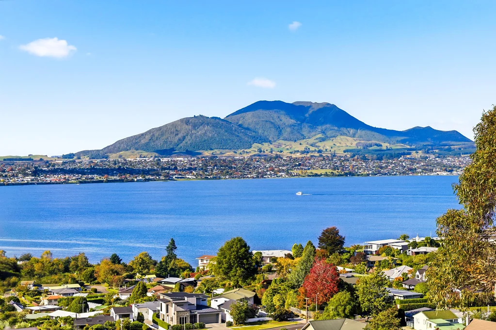 Acacia Bay  Opportunity Awaits on Mapara