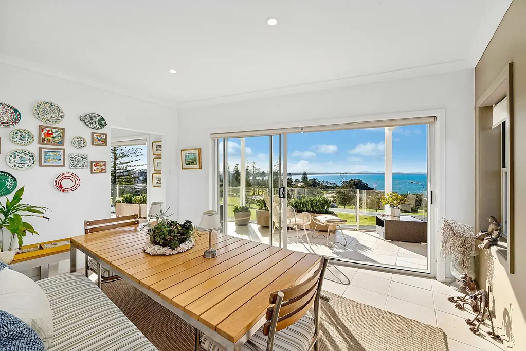 Port Macquarie 3房  Beachfront elegance, with breathtaking ocean views