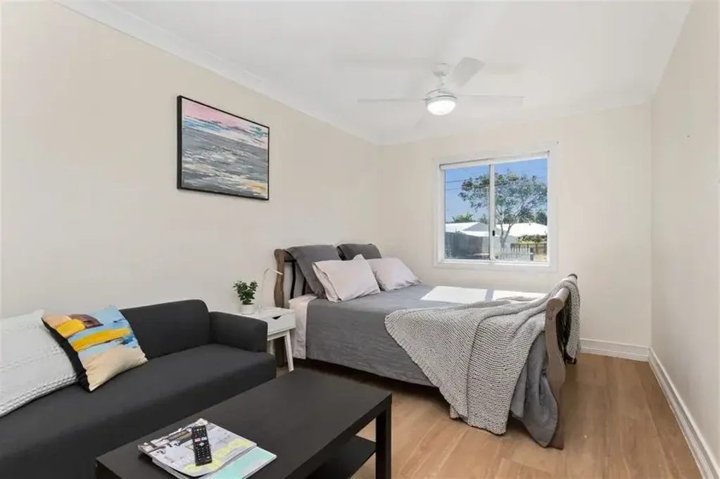SPACIOUS STUDIO UNIT IN CANNON HILL