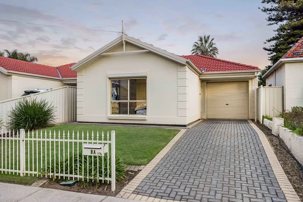 Camden Park 3 Slaapkamer Low-Maintenance Living in a Connected Lifestyle Pocket.