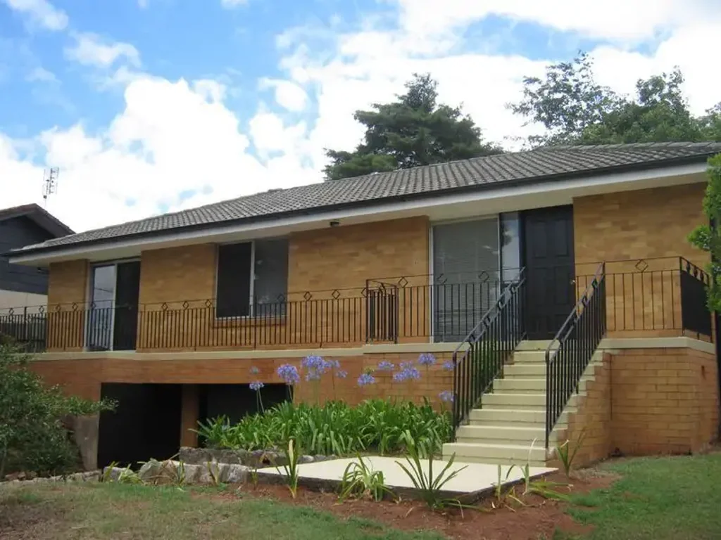 Sought after Mount Lofty position!