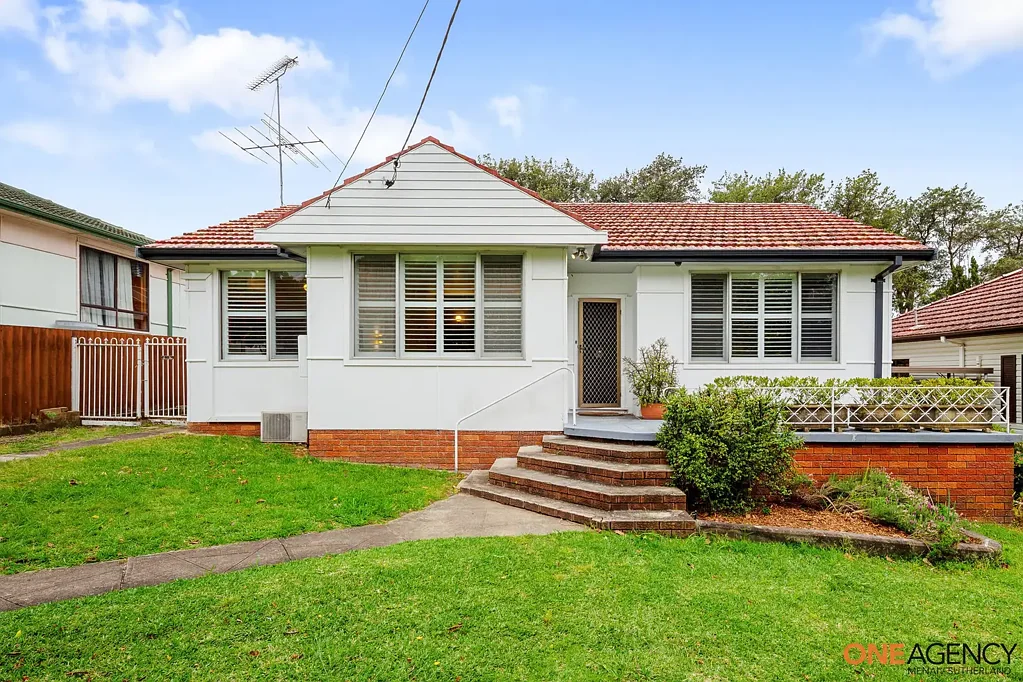 8 Wannyl Road, Kirrawee, NSW 2232