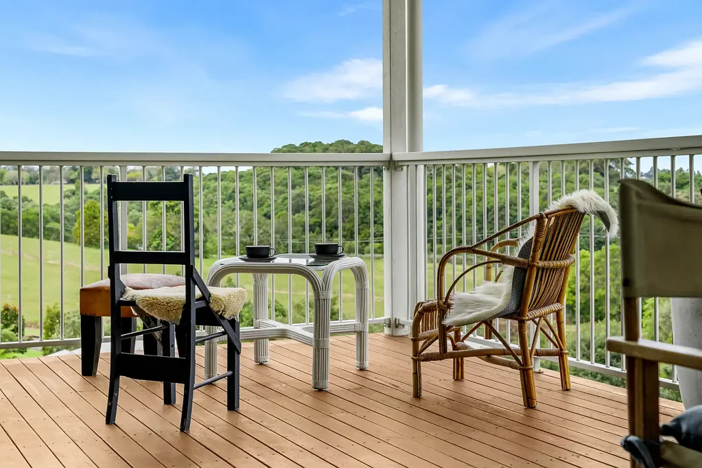 Maleny 4房  Elevated Elegance, Hinterland Views & a Walk-to-Town Lifestyle