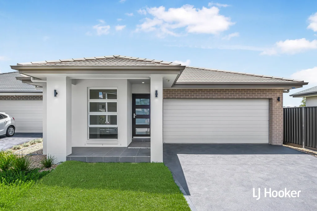 Stunning 4 Bedroom Home in Box Hill!