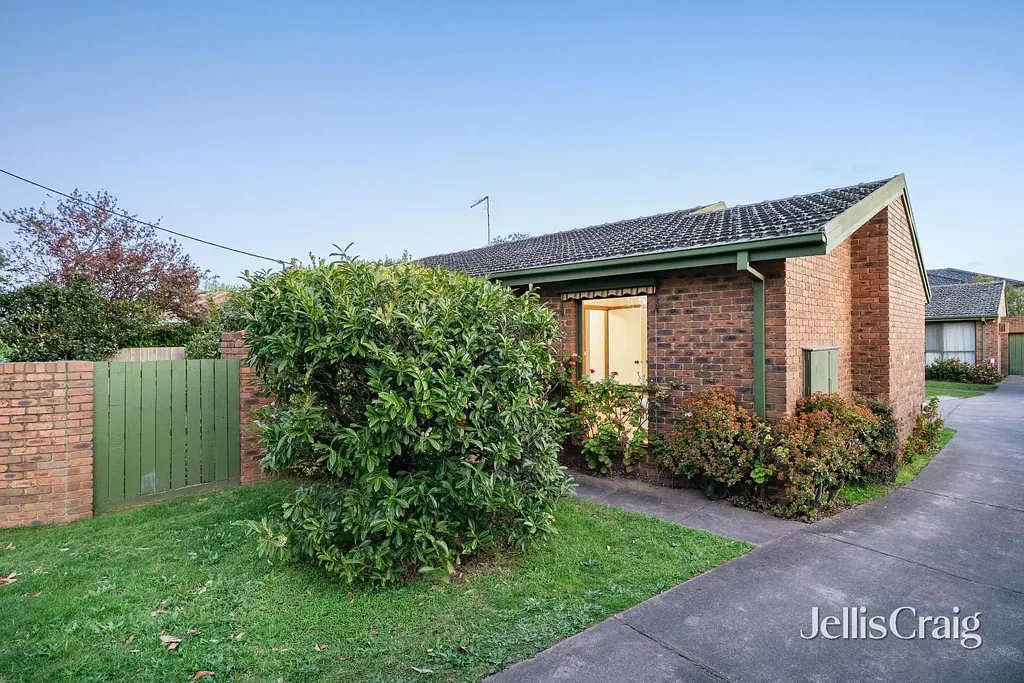 Doncaster East 3침실 Single-Level Ease with a Private Garden Setting