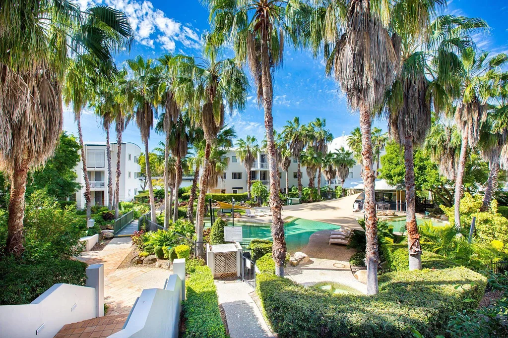 Kangaroo Point 2 Bedroom Two Bedroom Apartment with Courtyard in tightly held Bridgewater West Terraces