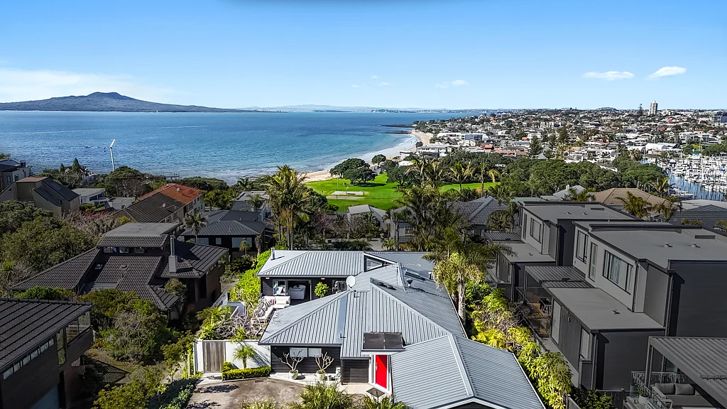 2/16 Marama Street, Castor Bay, North Shore City, Auckland