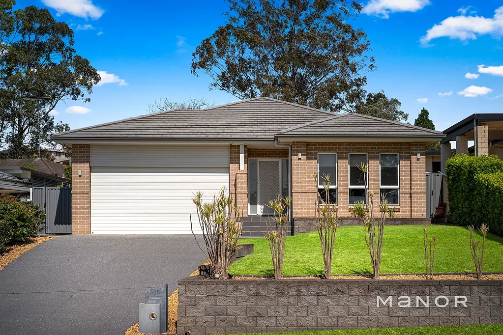 Winston Hills 5ਬੈੱਡਰੂਮ Family-Friendly Split-Level Home in Prime Winston Hills Location