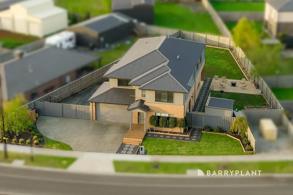 Warragul 6બેડરૂમ Expansive Family Living with Luxury and Space in Chesterfield Estate