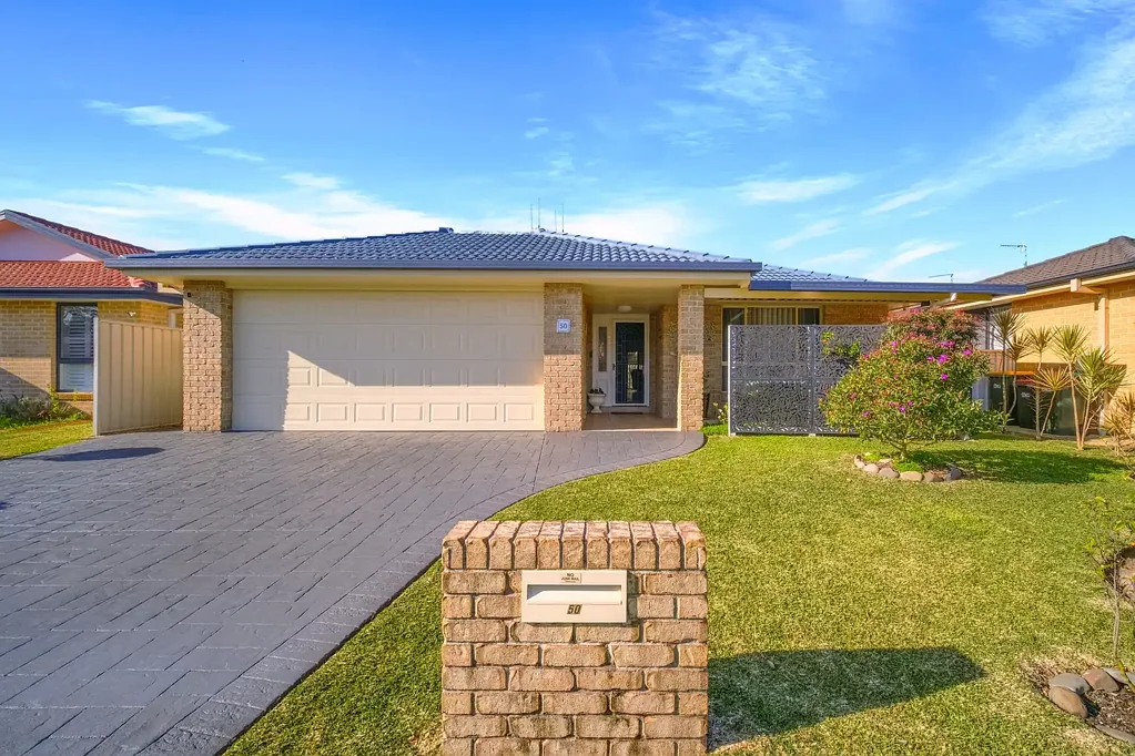 Forster 3房  Stylish, Sleek and Perfectly Positioned!