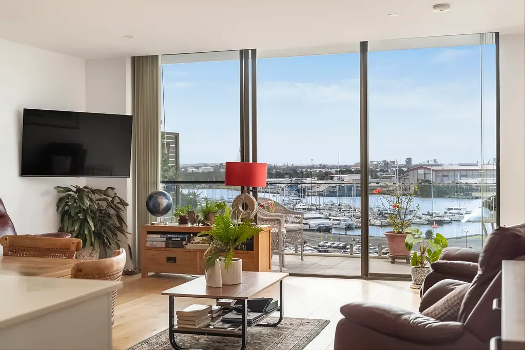 Newcastle West 3ห้องนอน Penthouse Positioned in The Huxley