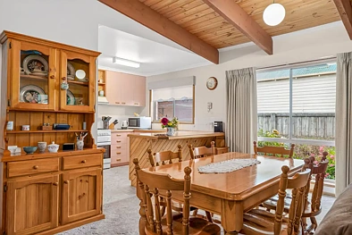 Kusina - 4 ROSS ST, COLAC VIC 3250