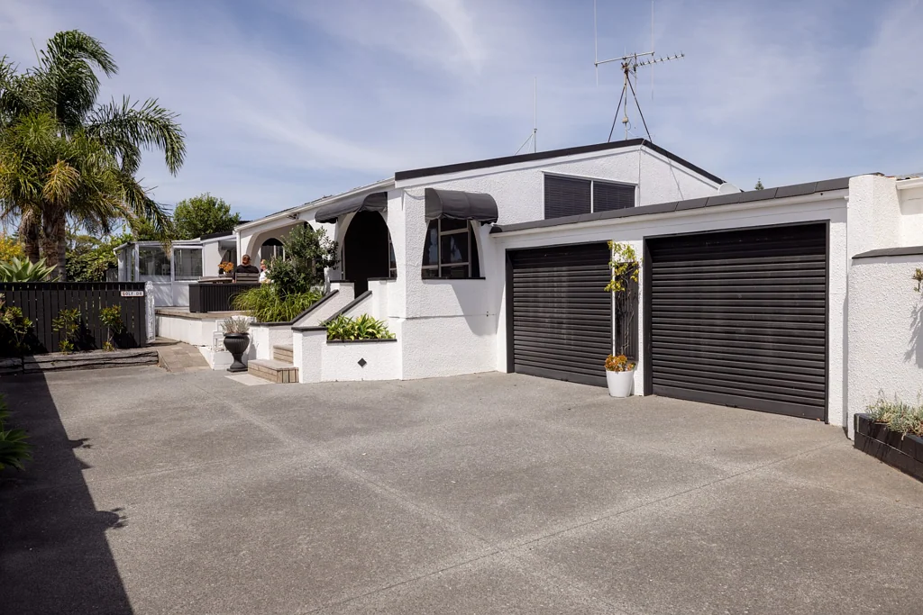 Mount Maunganui 3 Slaapkamer Sharp Price, Freehold Value - Serious Seller