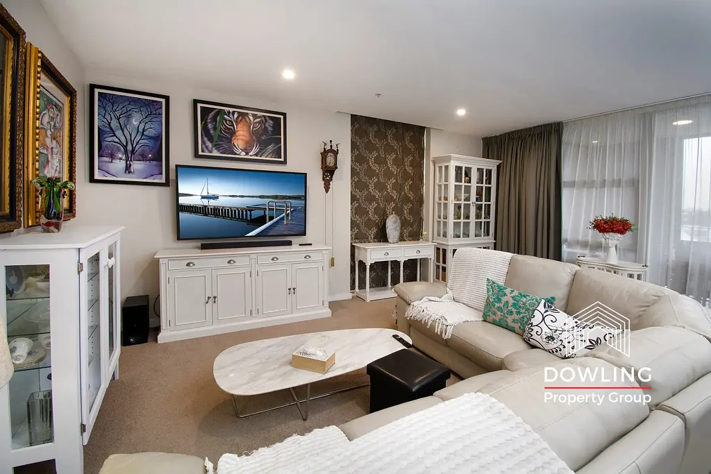 Newcastle West 2房  A Convenient Lifestyle Awaits