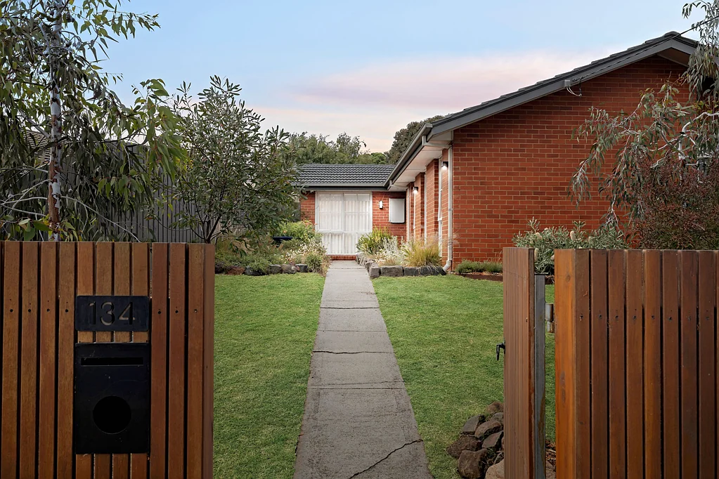 134 Monterey Boulevard, Frankston North, VIC 3200