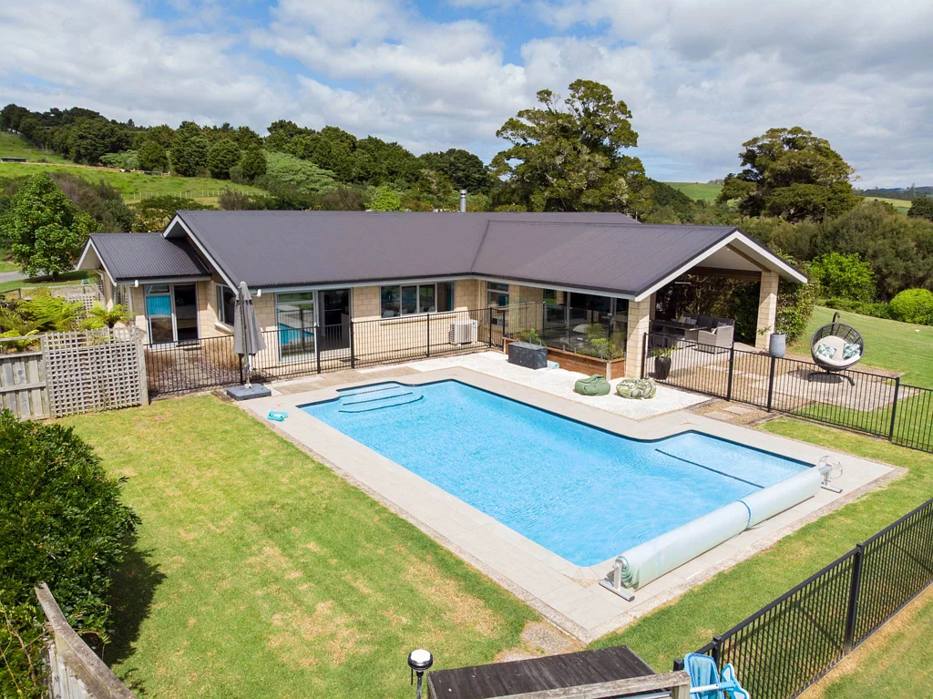 Kerikeri 4Habitaciones Lifestyle Freedom with Pool, Views & Shed Space