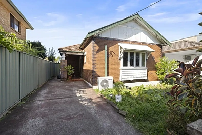 2 Windsor Avenue, Croydon Park, NSW 2133, 4 slaapkamers, 2 badkamers, House