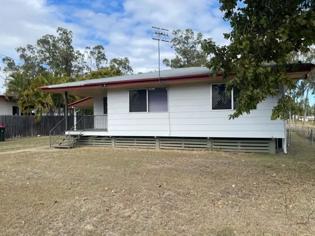 19 Beresford Crescent, Dysart, QLD 4745