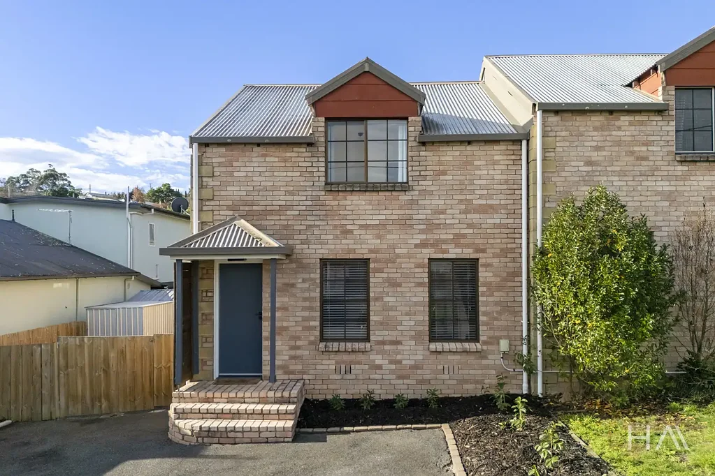 South Launceston 3房  Low-Maintenance Townhouse Living in the Heart of South Launceston