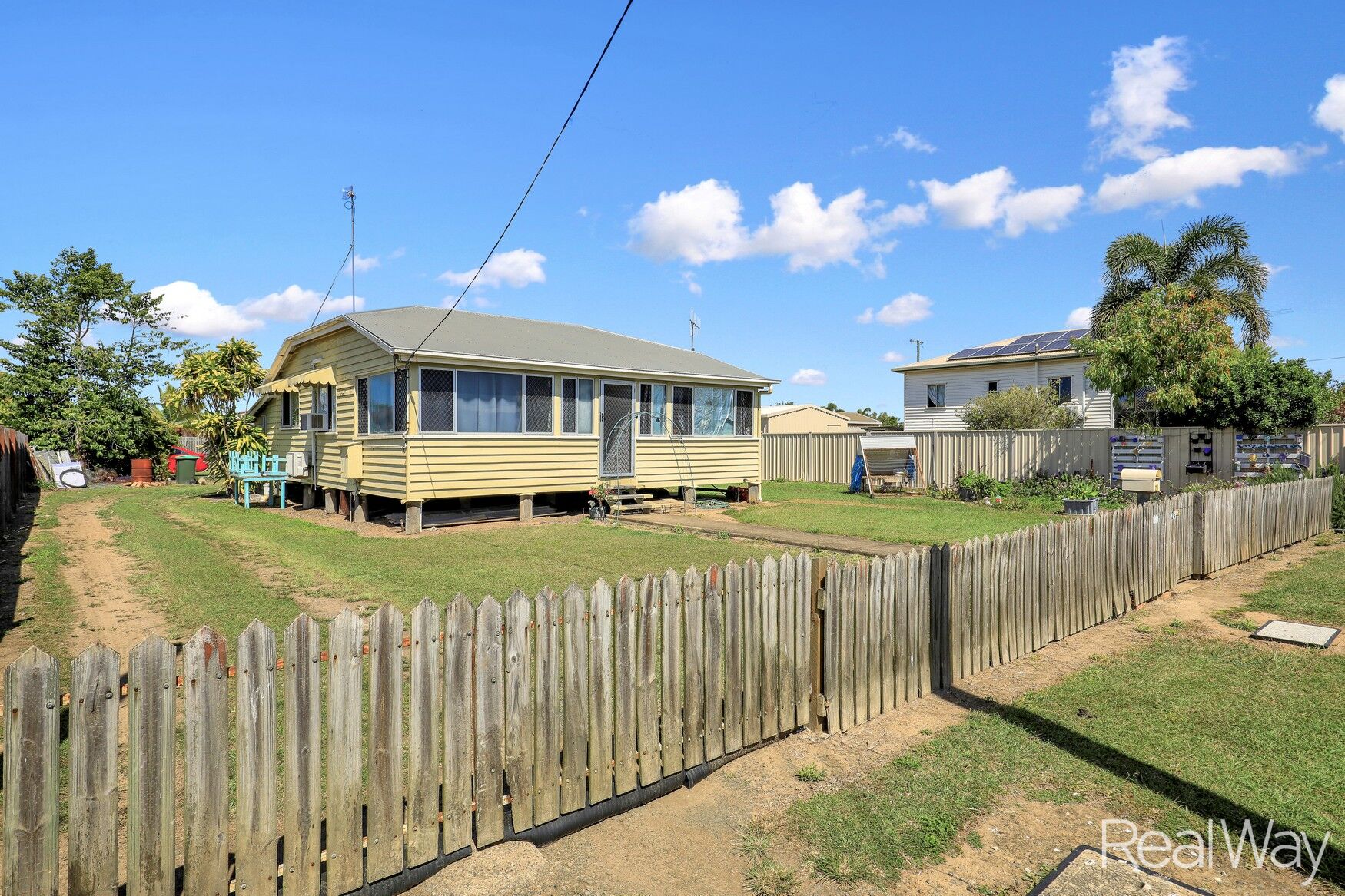 24 DUNN RD, AVENELL HEIGHTS QLD 4670, 0 રૂમ, 0 બાથરૂમ, House