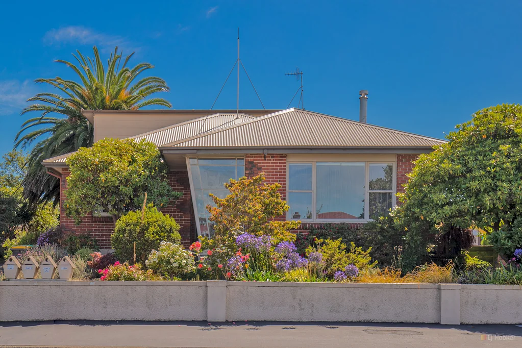 Seaview 4 Bedroom Needing a Large Home?