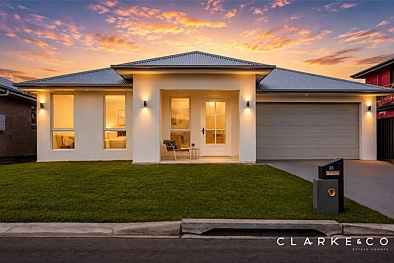 Lochinvar 4બેડરૂમ PREMIUM FEATURES AND FLAWLESS PRESENTATION THROUGHOUT!