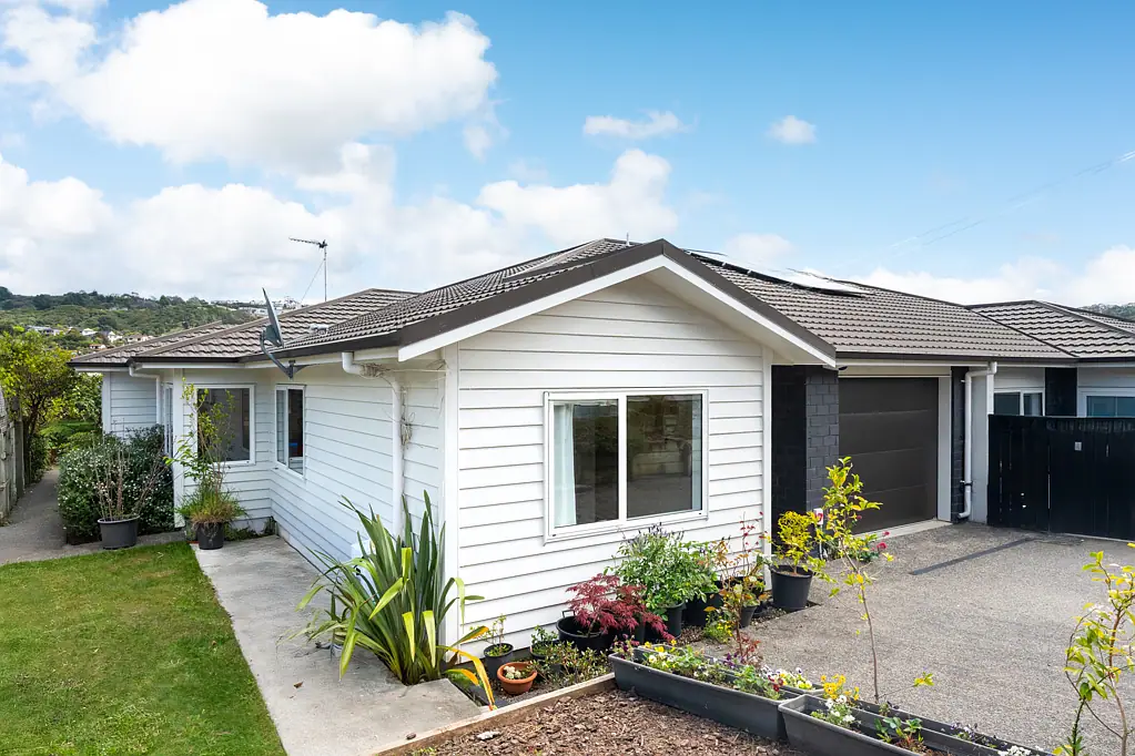 15 Resolution Drive, Whitby, Porirua, Wellington