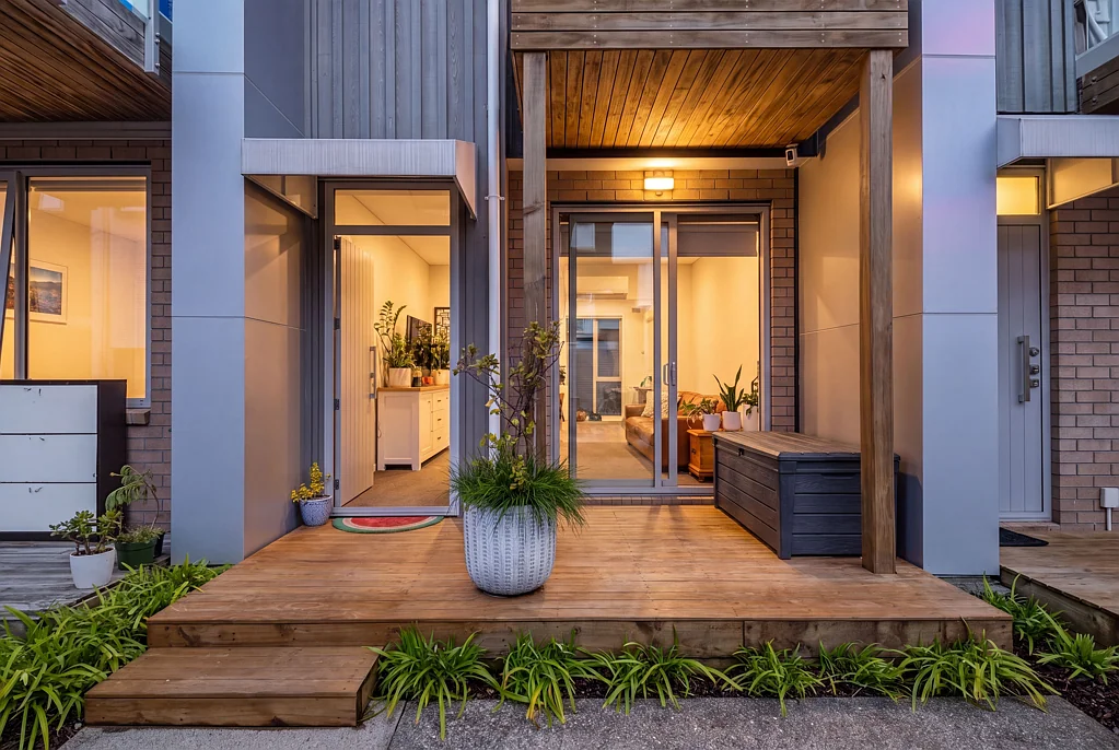 New Lynn 2部屋 Ideal Starter Home…Must Sell!