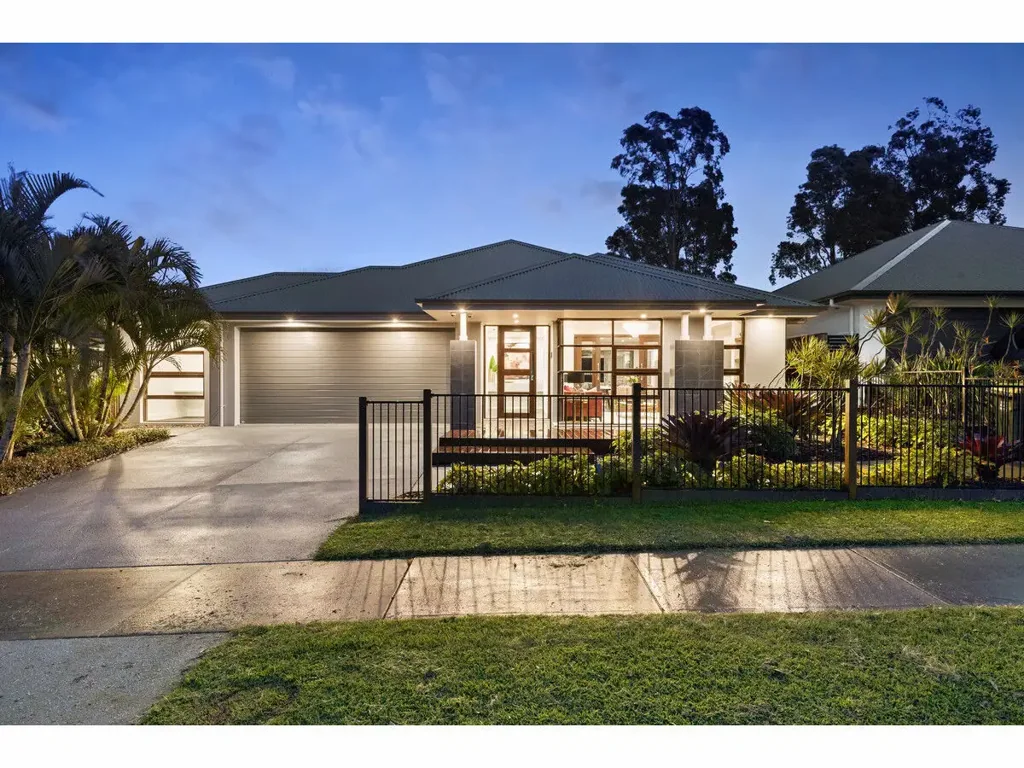FULLY FURNISHED FAMILY LUXURY IN A PEACEFUL THORNTON SETTING