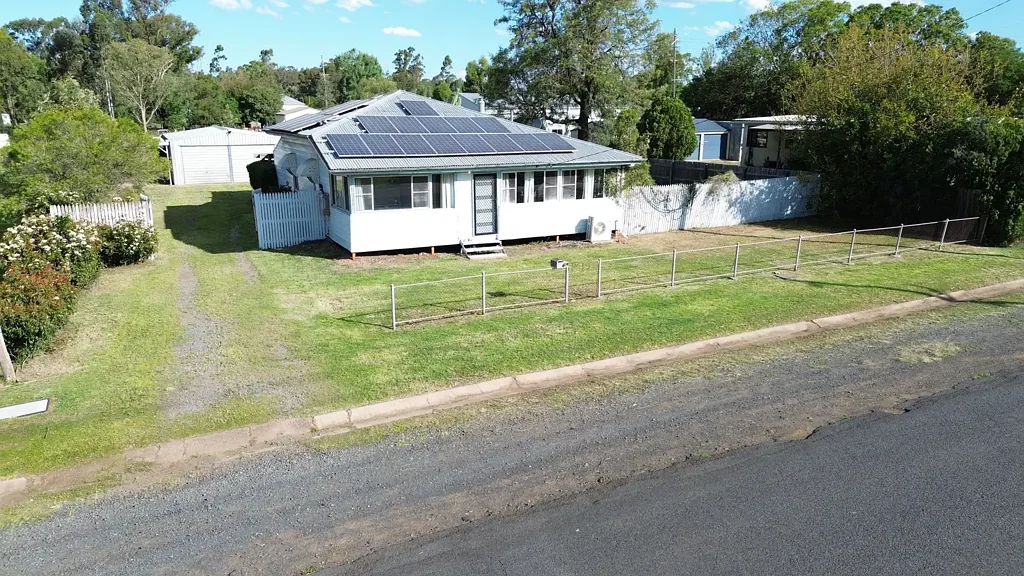 19 West Street, Oakey, QLD 4401