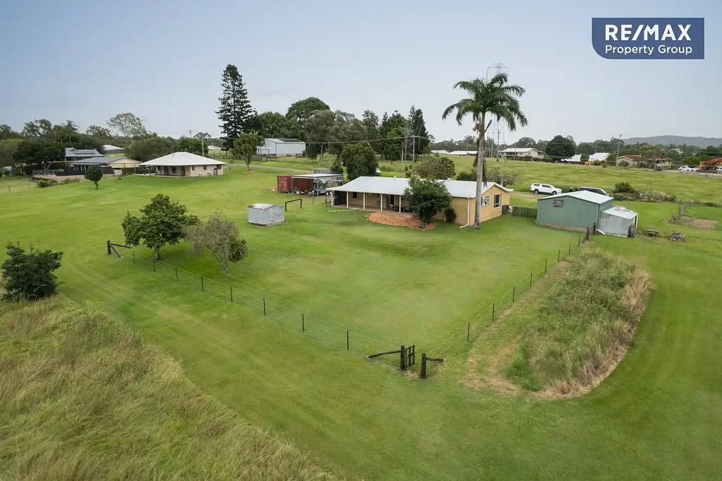 7 Johns Road, Southside, QLD 4570