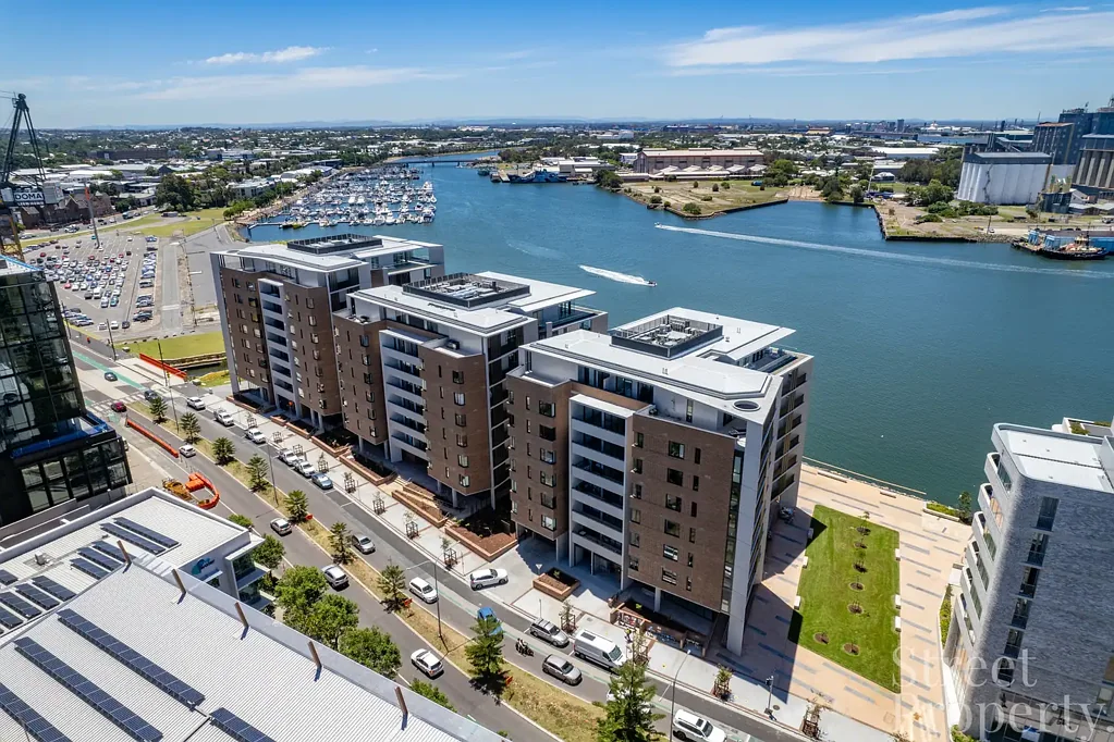 403/45 Honeysuckle Drive, Newcastle, NSW 2300