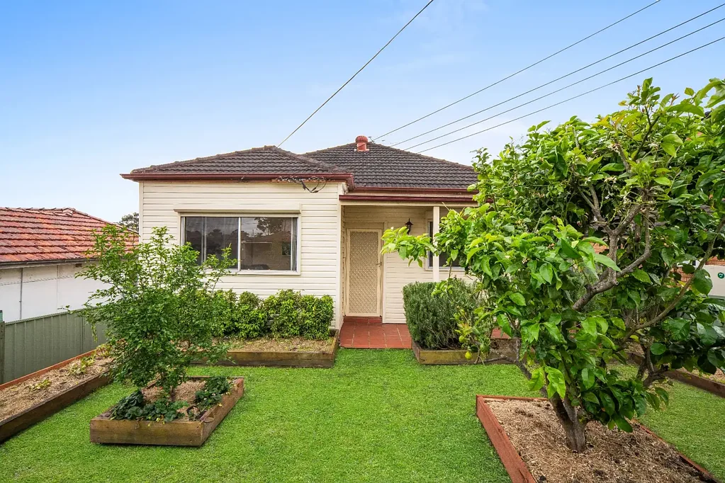 70 Henry Lawson Drive, Peakhurst, NSW 2210