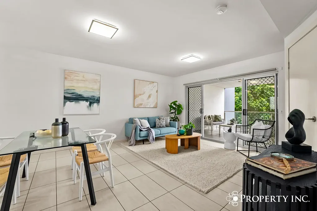 Wavell Heights 2房 Nundah Village近邻 精品综合楼 现代开放式设计 两个阳台 城市景观 Bosch电器 主卧套间 安全停车 大储藏室 BOUTIQUE LIVING. EXPANSIVE STORAGE. DUAL ALFRESCO APPEAL.