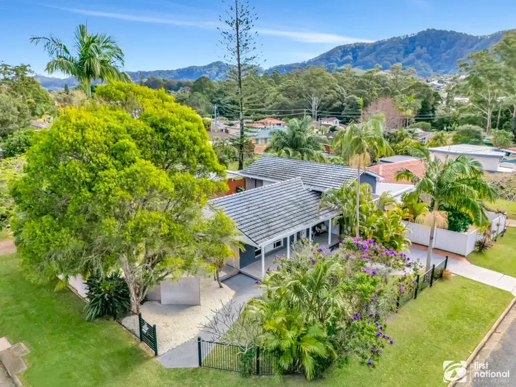 Coffs Harbour 6 Bedroom Home for extended family with additional income opportunities