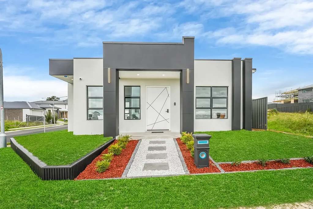 Oakville 4 Bedroom "Stylish Oakville Living - Brand-New Single-Level Luxury on 398sqm"