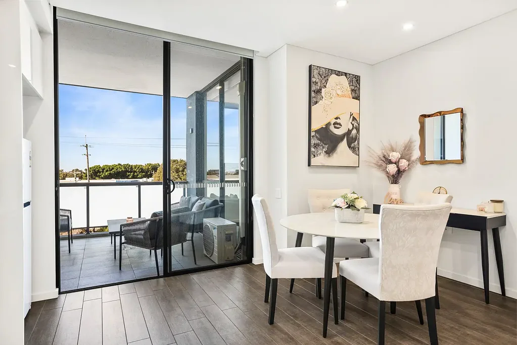 204/118 Gladstone Avenue, Coniston, NSW 2500