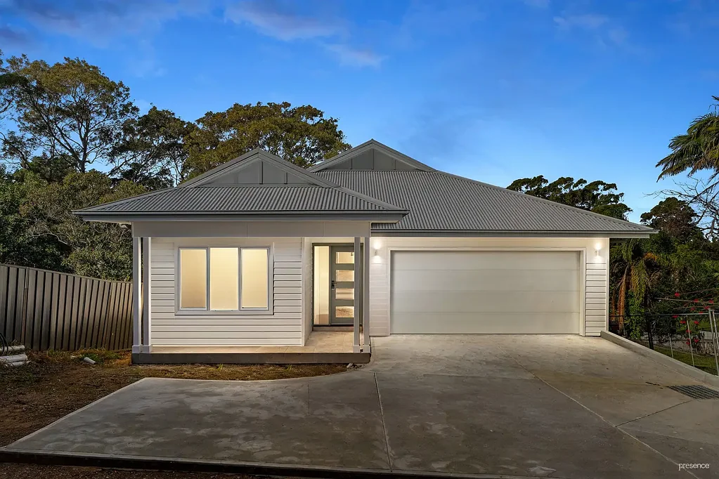 BRAND NEW FAMILY RESIDENCE WITH PREMIUM FINISHES AND REAR YARD MAINTENANCE INCLUDED