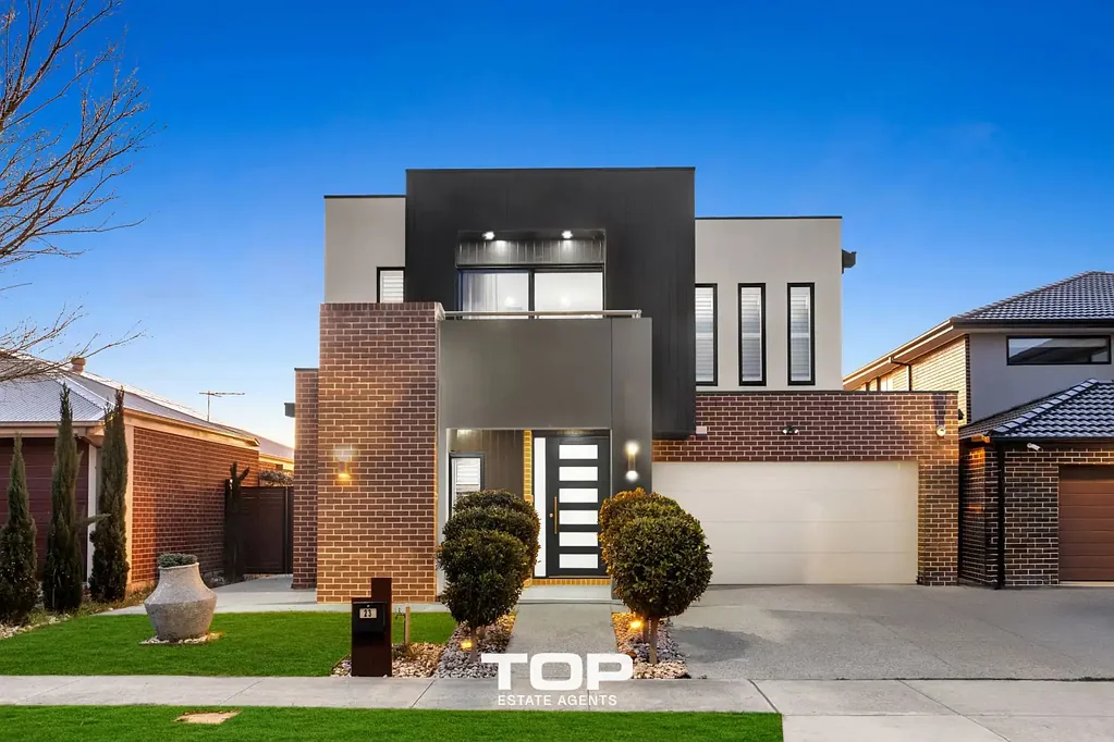 Narre Warren South 5房 Berwick Springs近邻 476㎡土地 5卧套间浴 美食厨房Bosch电器 多功能空间 学区环绕 Sophisticated Family Living in Prime Location