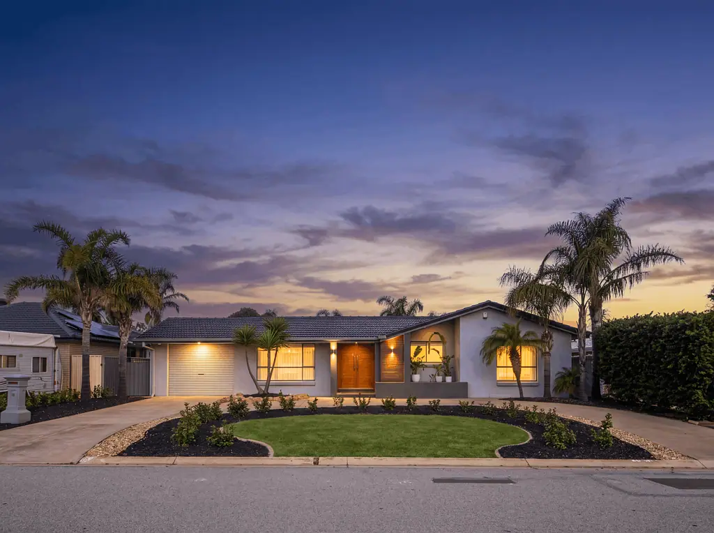 West Lakes 4બેડરૂમ Solid Brick Modern Home with Relaxed Lifestyle Appeal