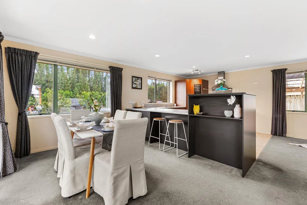 Mangawhai 3房 遗产房，必售！604m²永久产权地块，步行至咖啡馆/学校，尽情享受冲浪/游泳/海滨漫步！ Legacy Property - Endless Potential!