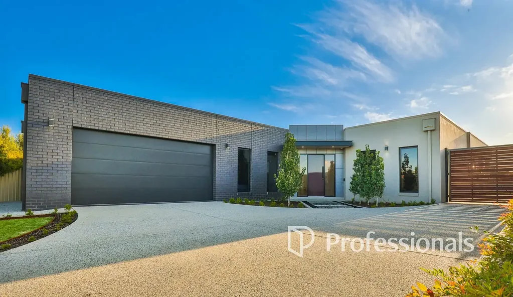 Mildura 4Kwarto Simply Superb – Grand Family Living!