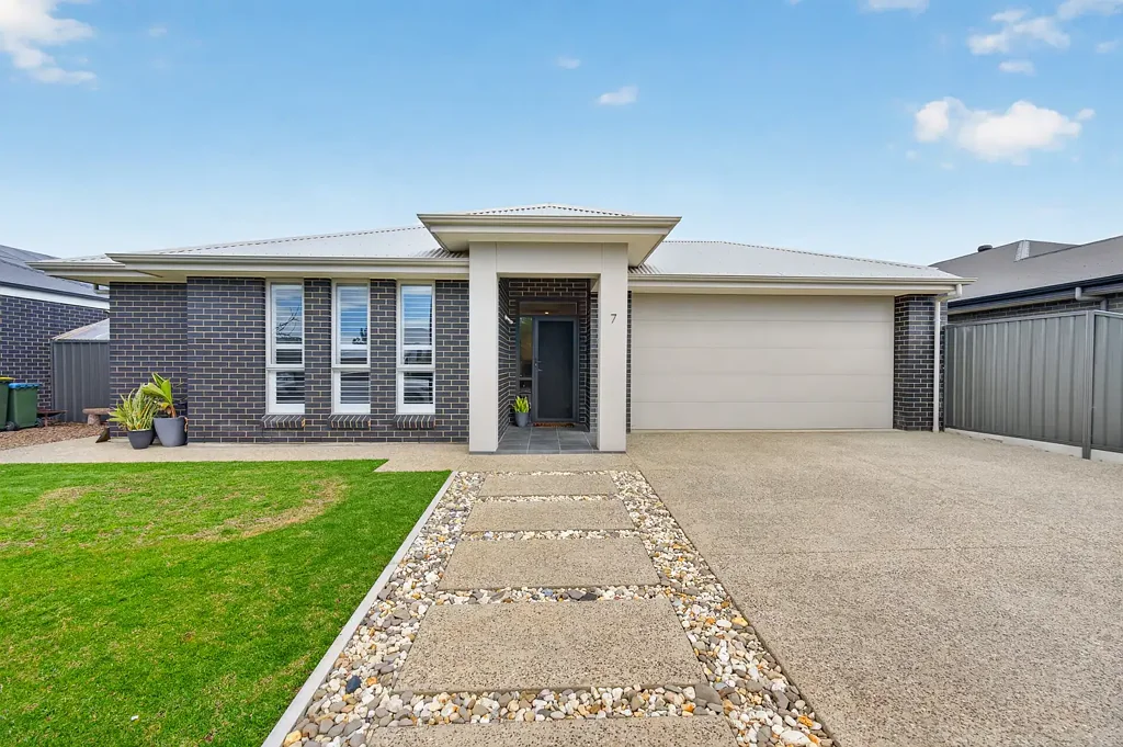 Hindmarsh Valley 4 Bedroom Where Modern Living Meets a Peaceful Lifestyle!