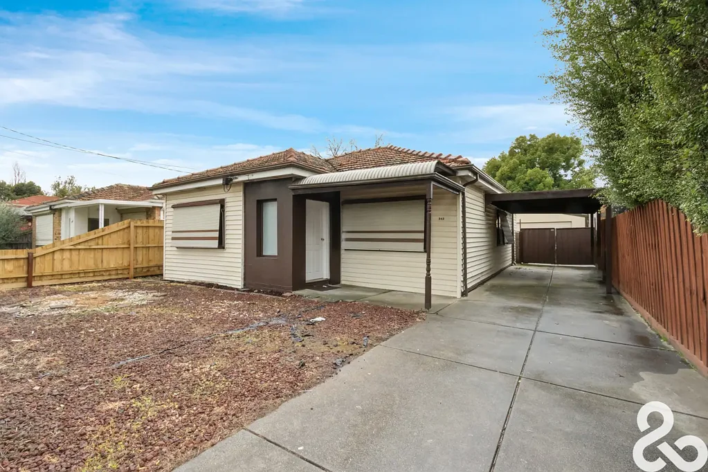 Bright & Spacious home!