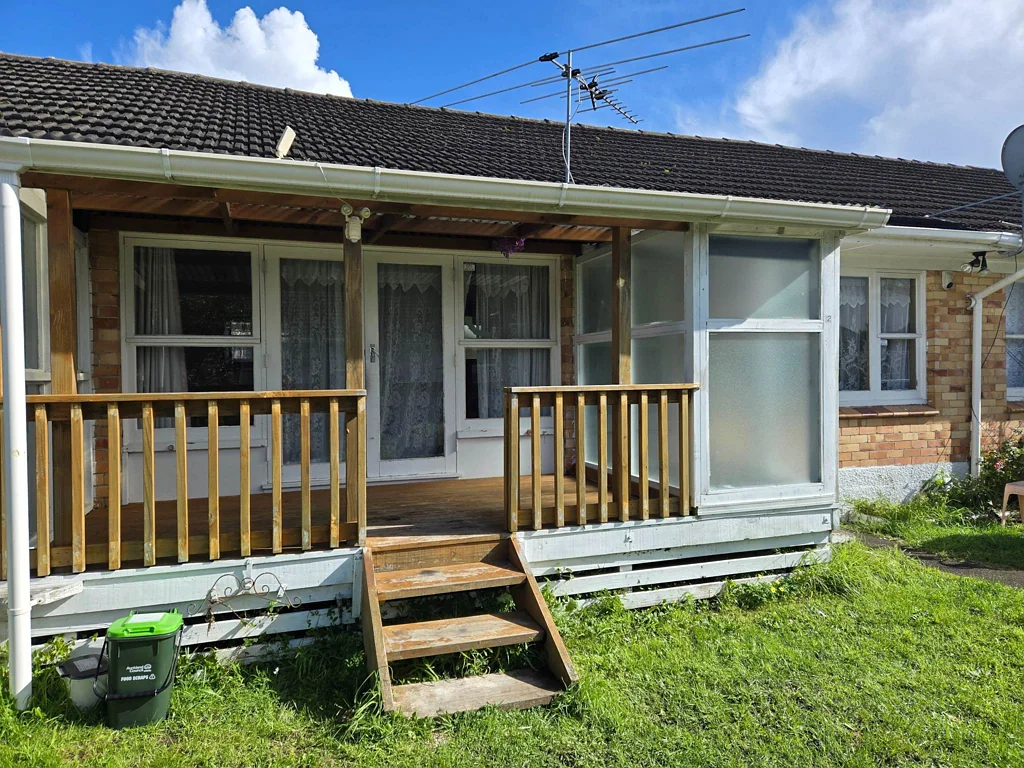 Charming 2-Bedroom Unit in Central Location!